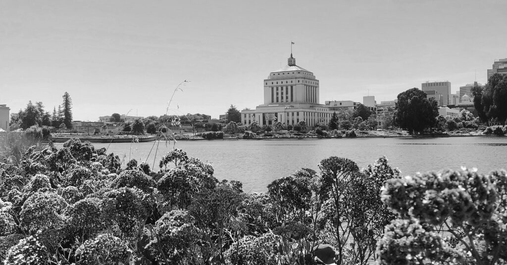 Oakland courthouse and skyline