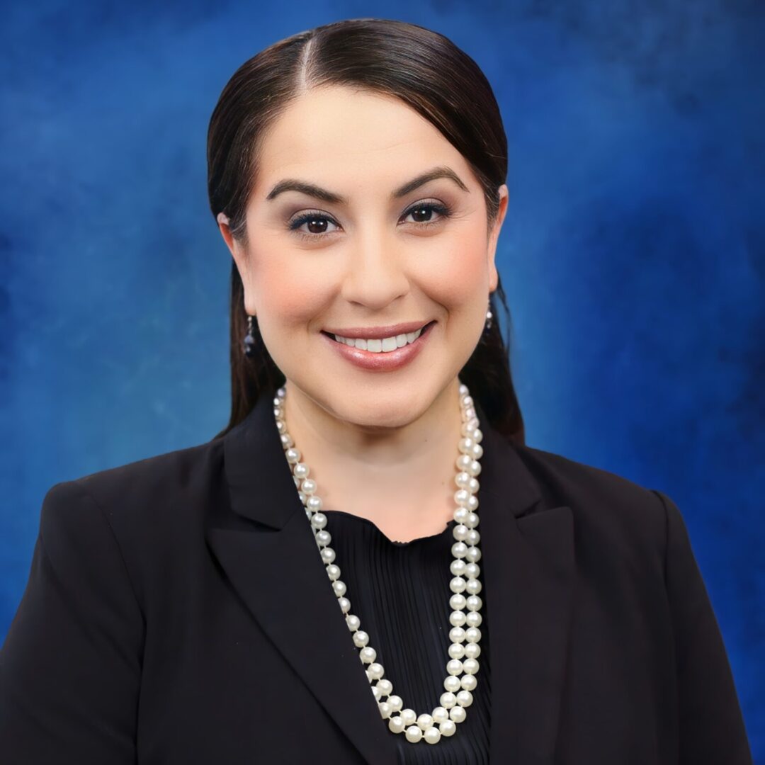 headshot of Elizabeth Hernandez
