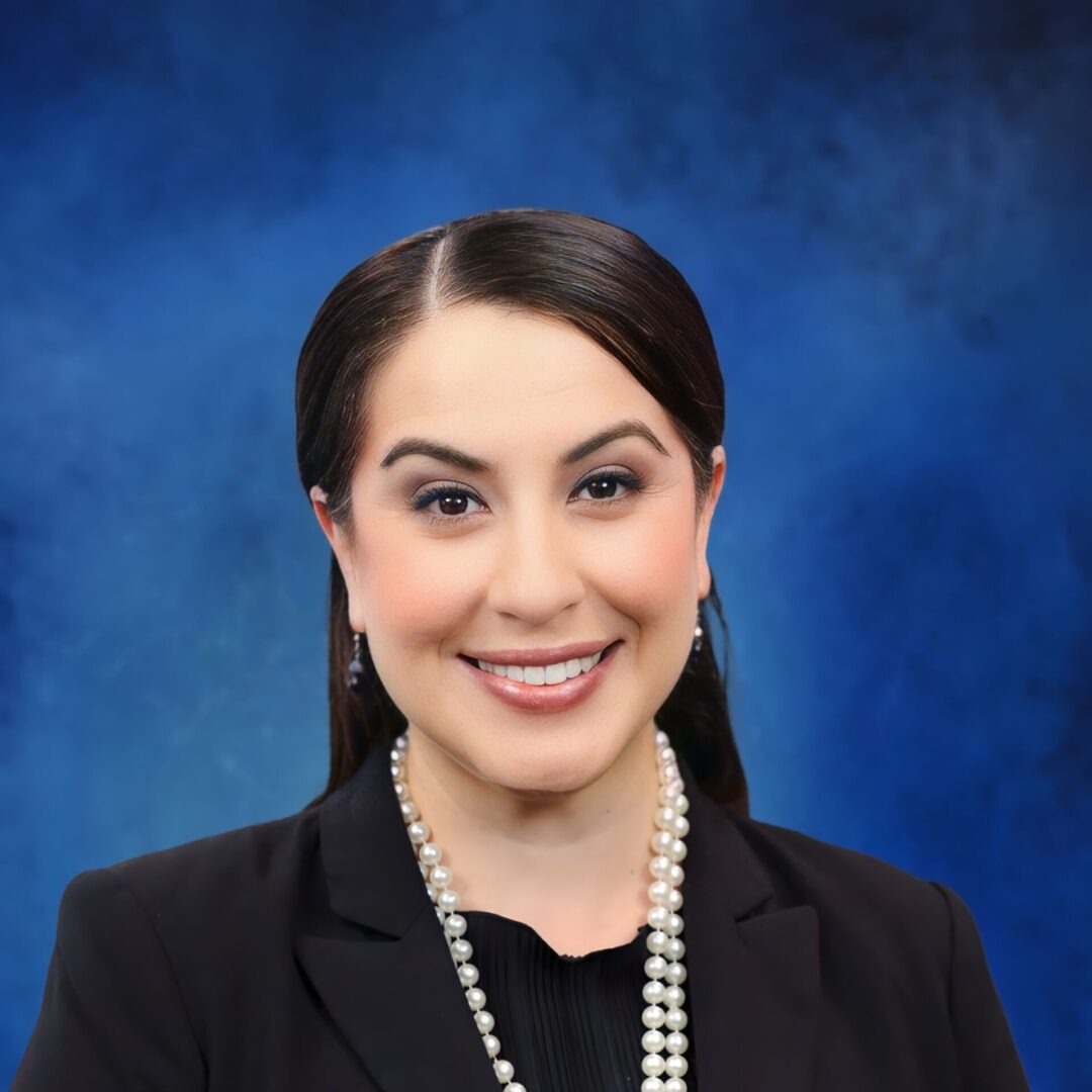 headshot of Elizabeth Hernandez