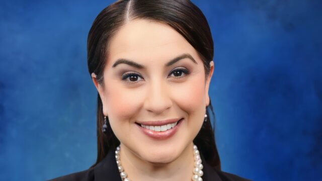 headshot of Elizabeth Hernandez