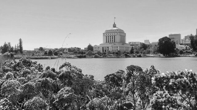 Oakland courthouse and skyline