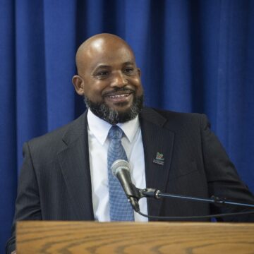 Headshot of Muntu Davis
